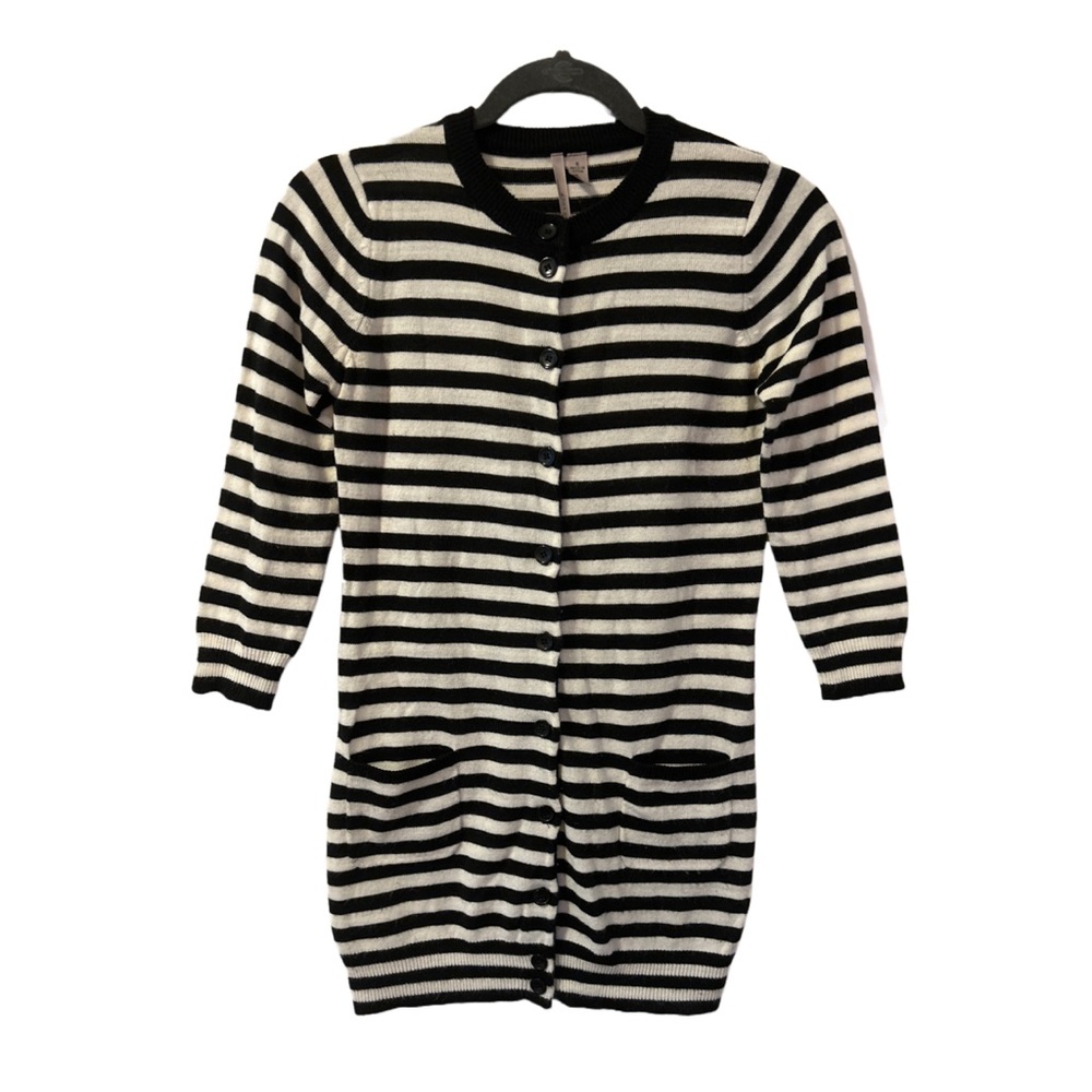 Black and white striped knit cardigan ✨